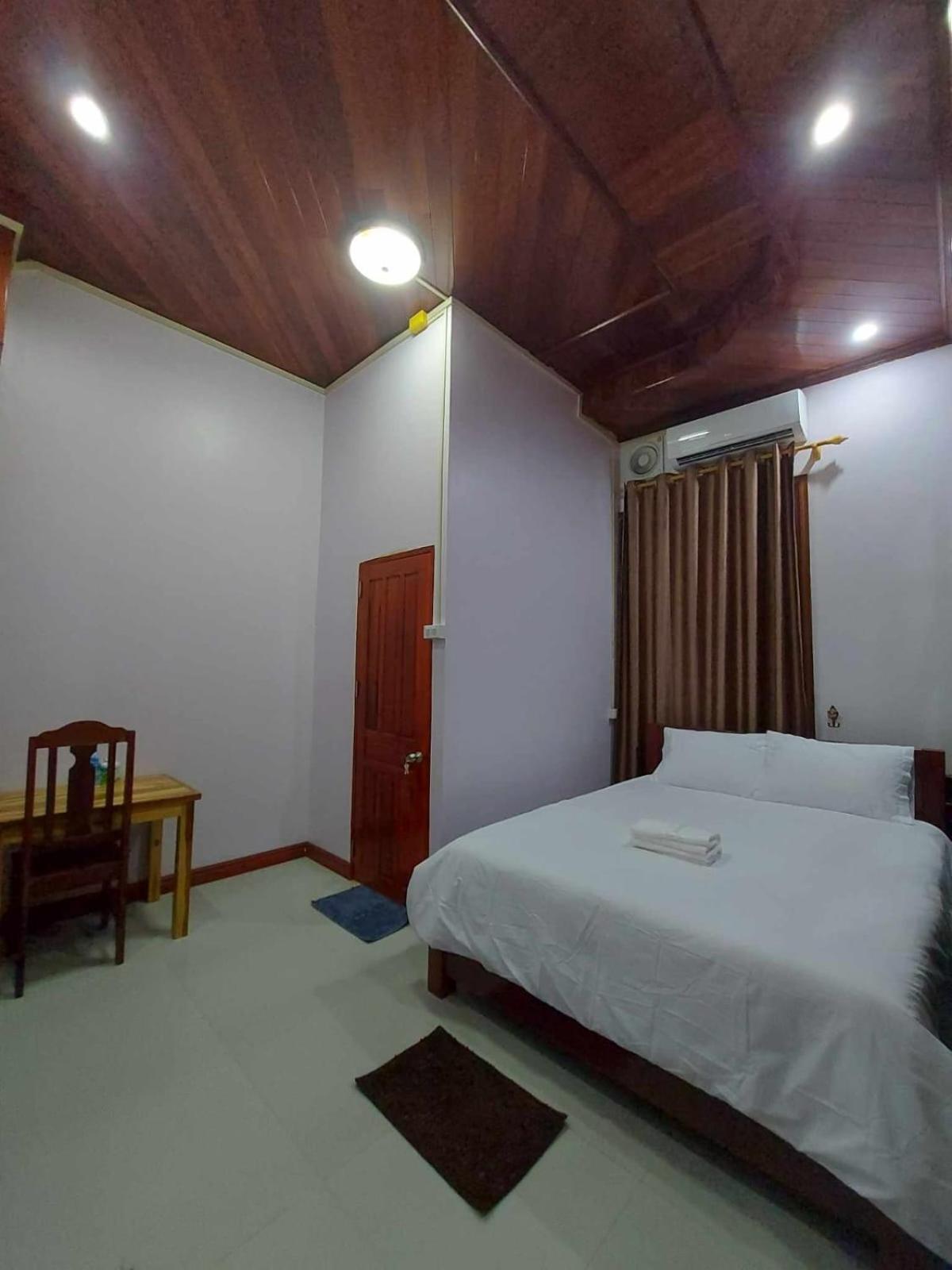 Inthavong Hotel/Guest House Vangviang Kültér fotó